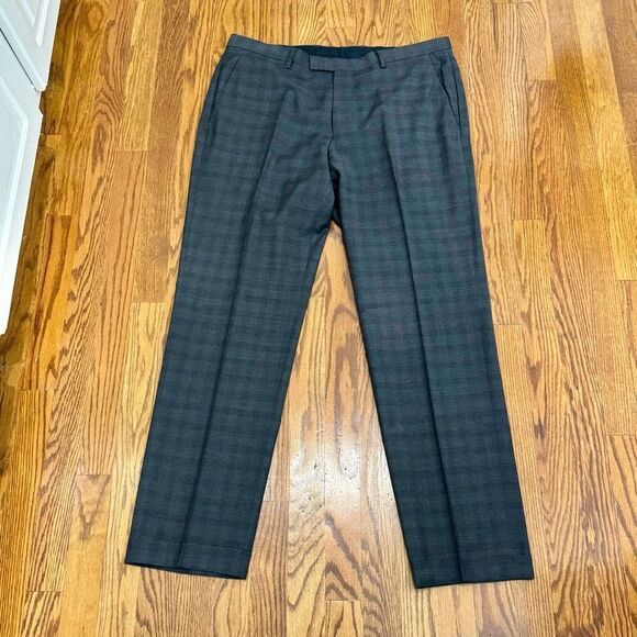 Hugo Boss Gray Windowpane Flat Front Dress Pants. Size 34. - Picture 11 of 11